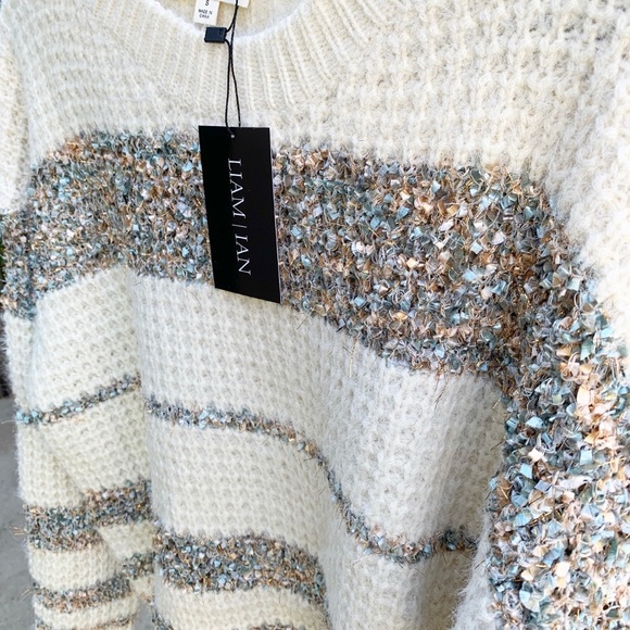 Far From Basic Textured Sweater - Picture 3 of 3